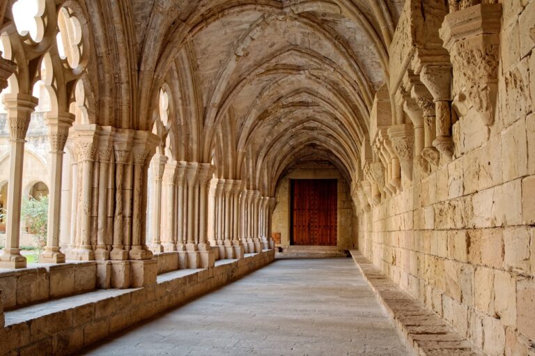 Arquitectura de Estilo Gótico: Esplendor Medieval
